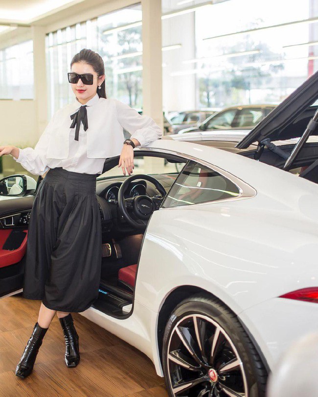 &Aacute; hậu Huyền My chơi lớn, mua xe hơn 6 tỷ mừng năm tuổi - Ảnh 2.