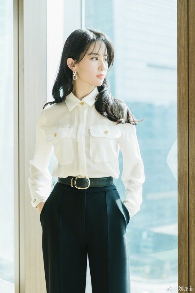 Đ&acirc;y l&agrave; nguy&ecirc;n nh&acirc;n m&agrave; 10 năm tr&ocirc;i qua, Lưu Diệc Phi vẫn l&agrave; c&ocirc; g&aacute;i c&oacute; gi&aacute; trị thương mại h&agrave;ng đầu tại Trung Quốc - Ảnh 2.