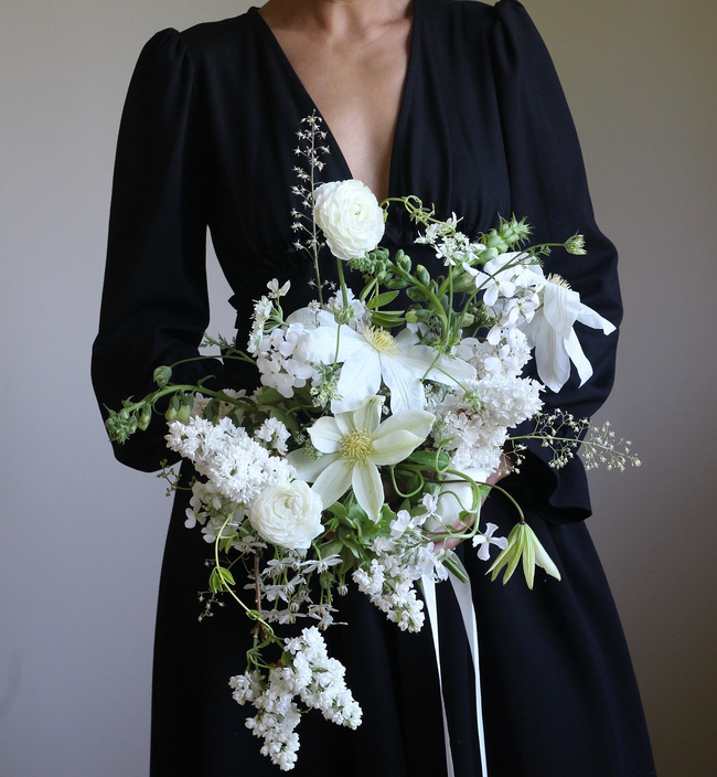 Nh&agrave; văn Nguyễn Ngọc Tư viết về ng&agrave;y 8/3: Phụ nữ tự tại v&agrave; tự trọng kh&ocirc;ng phải ngồi chờ được tặng qu&agrave;! - Ảnh 1.