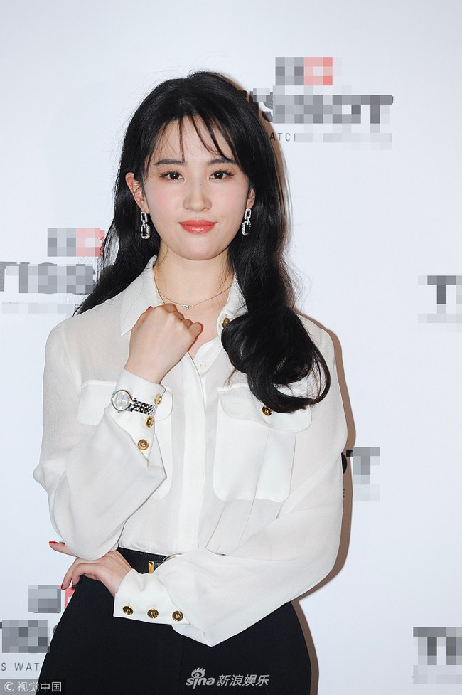 Đ&acirc;y l&agrave; nguy&ecirc;n nh&acirc;n m&agrave; 10 năm tr&ocirc;i qua, Lưu Diệc Phi vẫn l&agrave; c&ocirc; g&aacute;i c&oacute; gi&aacute; trị thương mại h&agrave;ng đầu tại Trung Quốc - Ảnh 5.