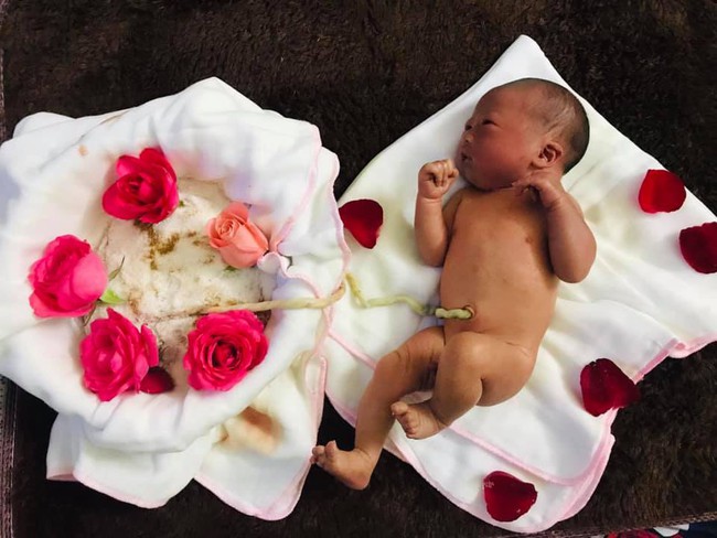 Ngỡ ngàng mẹ Hà Nội kể lại nhật ký sinh con dưới nước, tự chỉ huy từ đầu đến cuối, để nguyên bánh nhau 3 ngày con tự rụng rốn - Ảnh 4. Ngỡ ngàng mẹ Hà Nội kể lại nhật ký sinh con dưới nước, tự chỉ huy từ đầu đến cuối, để nguyên bánh nhau 3 ngày con tự rụng rốn - Ảnh 4.