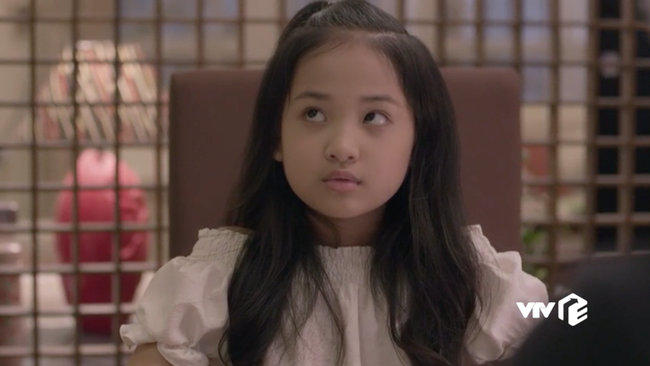 Những c&ocirc; g&aacute;i trong th&agrave;nh phố: Con g&aacute;i B&aacute;ch (Ch&iacute; Nh&acirc;n) lại g&acirc;y chuyện, mắng Tr&uacute;c ngay trước mặt bố m&igrave;nh - Ảnh 6.