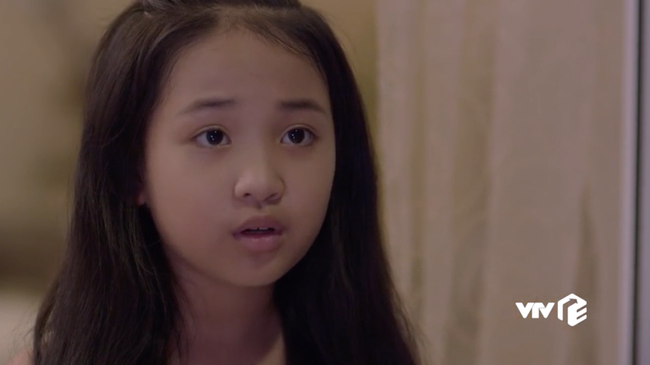 Những c&ocirc; g&aacute;i trong th&agrave;nh phố: Con g&aacute;i B&aacute;ch (Ch&iacute; Nh&acirc;n) lại g&acirc;y chuyện, mắng Tr&uacute;c ngay trước mặt bố m&igrave;nh - Ảnh 5.