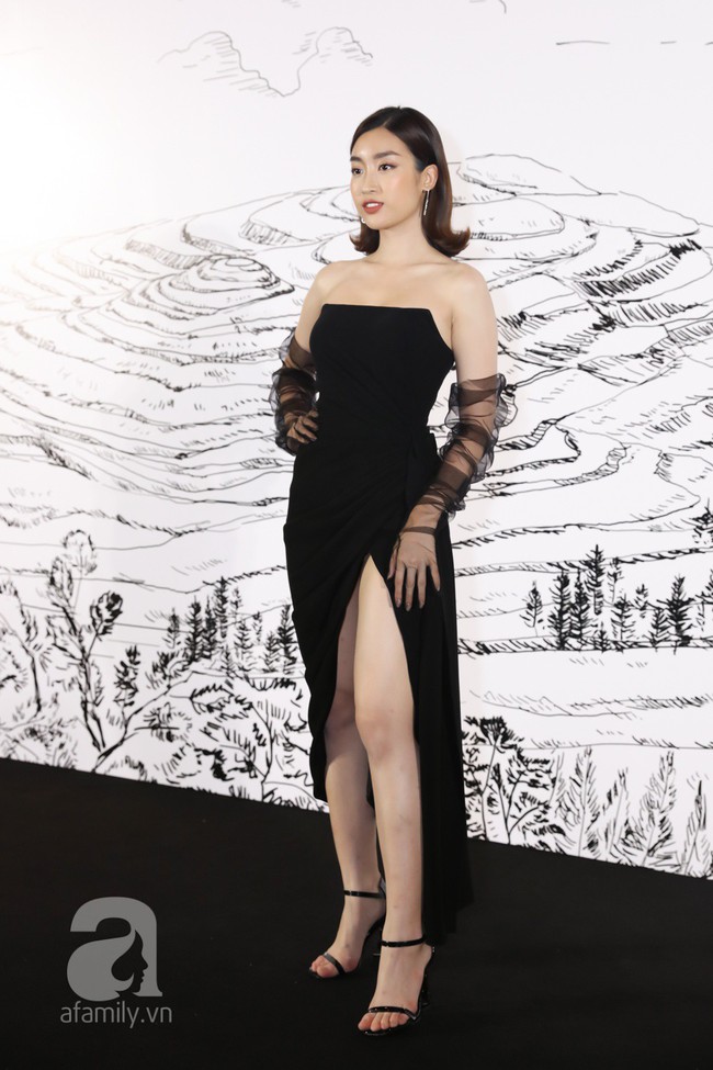 So với loạt mỹ nh&acirc;n hở bạo tr&ecirc;n thảm đỏ thời trang, Đặng Thu Thảo diện đồ k&iacute;n từ đầu tới ch&acirc;n m&agrave; vẫn thu h&uacute;t triệu con tim  - Ảnh 3.