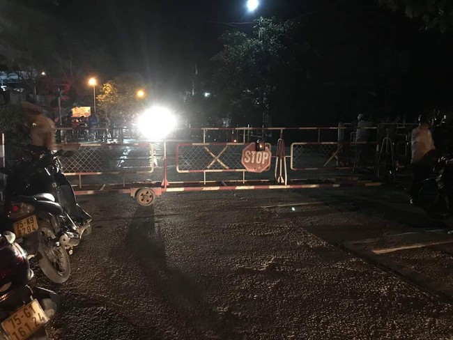 Thừa Thiên Huế: Bố mất sớm, mẹ bệnh tim ngã quỵ bên thi thể con trai 14 tuổi chết trên đường đi học về - Ảnh 1. Thừa Thiên Huế: Bố mất sớm, mẹ bệnh tim ngã quỵ bên thi thể con trai 14 tuổi chết trên đường đi học về - Ảnh 1.