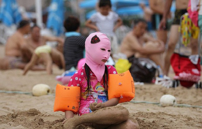 Những bức ảnh ấn tượng chỉ c&oacute; thể bắt gặp ở b&atilde;i biển khiến ai nh&igrave;n thấy cũng phải cười s&aacute;i quai h&agrave;m mới th&ocirc;i - Ảnh 17.