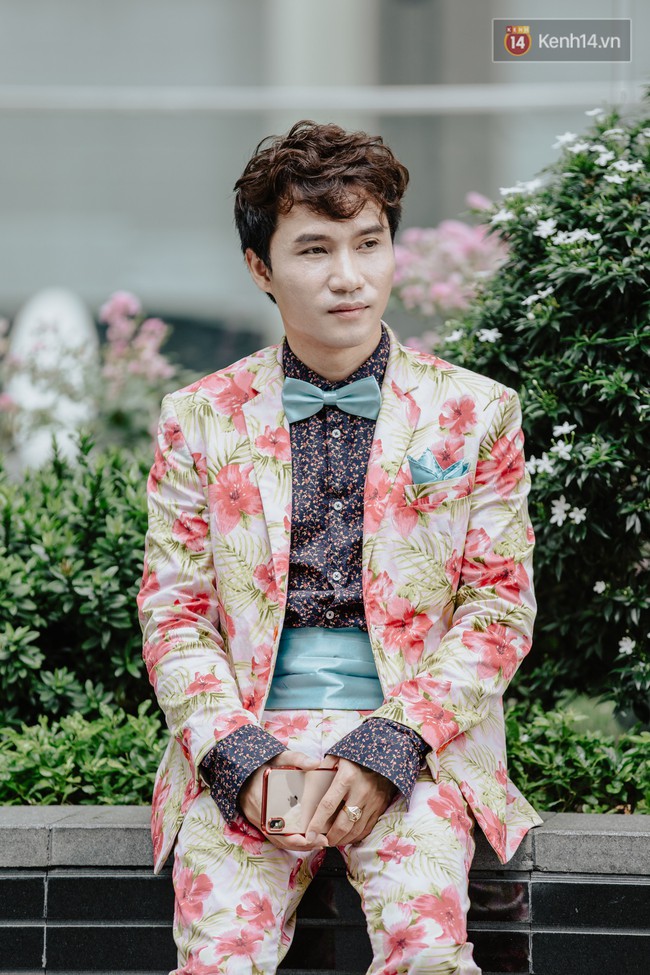 Street style ng&agrave;y 2 của Tuần lễ Thời trang: Nh&oacute;m bạn trẻ &ldquo;mặc dị&rdquo; đ&atilde; dần cạn chi&ecirc;u? - Ảnh 3.