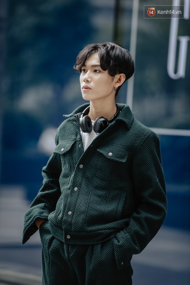 Street style ng&agrave;y 2 của Tuần lễ Thời trang: Nh&oacute;m bạn trẻ &ldquo;mặc dị&rdquo; đ&atilde; dần cạn chi&ecirc;u? - Ảnh 8.