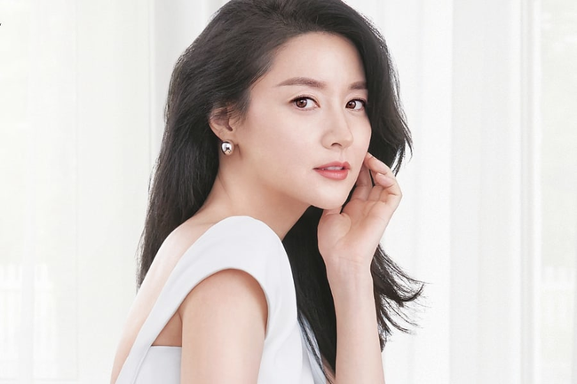 Quốc bảo H&agrave;n Quốc Lee Young Ae t&aacute;i xuất với phim h&agrave;nh động? - Ảnh 1.