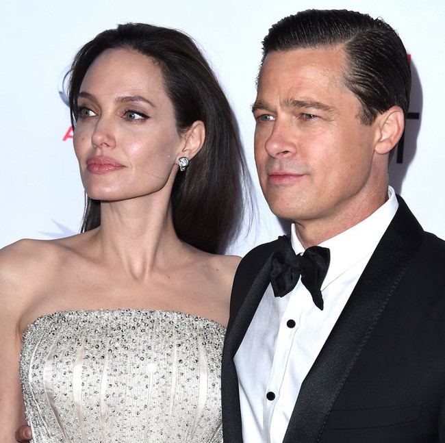 Angelina Jolie v&agrave; Brad Pitt được kh&ocirc;i phục t&igrave;nh trạng độc th&acirc;n sau gần 3 năm đ&agrave;m ph&aacute;n ly h&ocirc;n - Ảnh 1.
