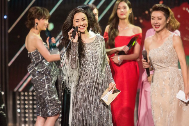 Trương B&aacute; Chi khoe nhan sắc đỉnh cao sau tin đồn giao quyền nu&ocirc;i con cho Tạ Đ&igrave;nh Phong - Ảnh 3.