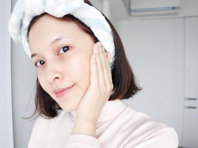 Giải ph&aacute;p cứu nguy tức th&igrave; cho c&aacute;c n&agrave;ng khi đi du lịch m&agrave; qu&ecirc;n mang đủ đồ nghề tẩy trang  - Ảnh 1.