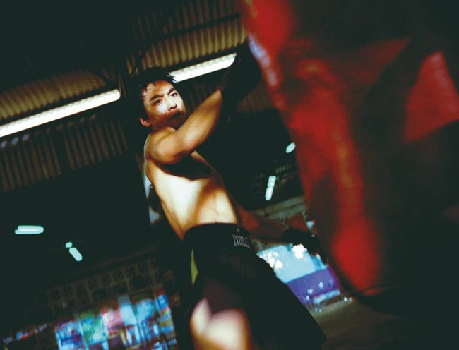 Bộ ảnh tuổi đời 18 năm đầy sexy v&agrave; hồi tưởng của Thư Kỳ v&agrave; Ng&ocirc; Ngạn Tổ g&acirc;y sốt: HongKong1 l&agrave; đ&acirc;y chứ đ&acirc;u! - Ảnh 10.