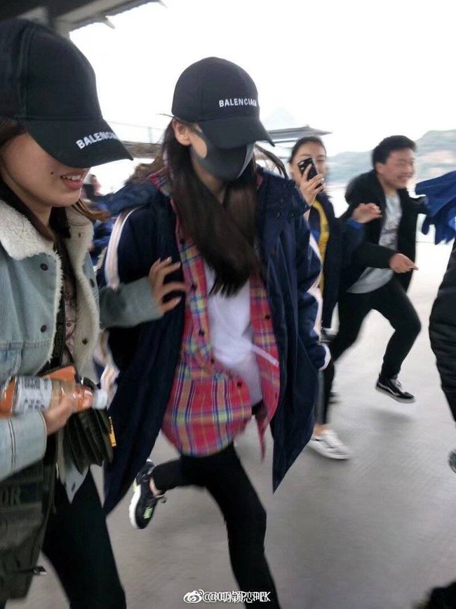 Angelababy tự tin khoe mặt mộc nhưng đ&acirc;y mới l&agrave; điểm khiến d&acirc;n mạng ch&uacute; &yacute; - Ảnh 2.