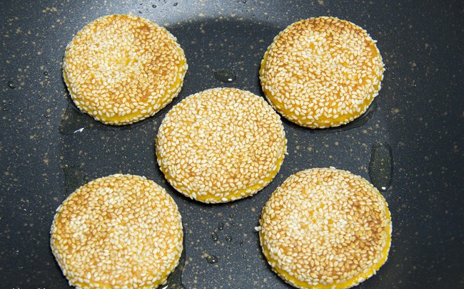 Chẳng cần l&ograve; nướng, t&ocirc;i l&agrave;m m&oacute;n b&aacute;nh xốp mềm ngon miệng cả nh&agrave; ai cũng th&iacute;ch - Ảnh 7.