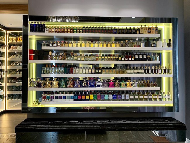 Khoe tủ nước hoa niche xịn s&ograve;, Trấn Th&agrave;nh đ&atilde; được phong ngay danh hiệu &ldquo;người đ&agrave;n &ocirc;ng thơm nhất Việt Nam&rdquo; - Ảnh 2.