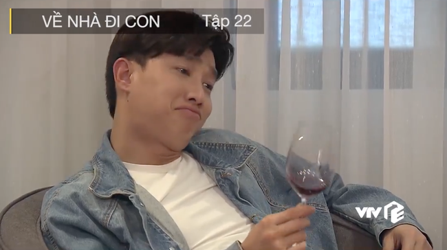 Về nh&agrave; đi con tập 22: Thư v&agrave;o kh&aacute;ch sạn với Vũ thật nhưng kh&ocirc;ng phải để l&ecirc;n giường m&agrave; lại l&agrave;m việc n&agrave;y - Ảnh 2.