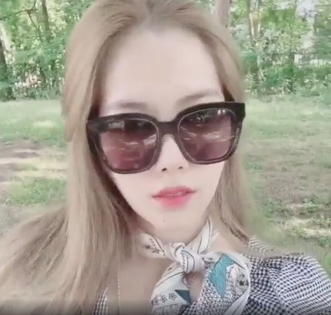 Trung th&agrave;nh với t&oacute;c đen cổ điển, cũng c&oacute; ng&agrave;y Nam Em lột x&aacute;c ấn tượng thế n&agrave;y! - Ảnh 2.