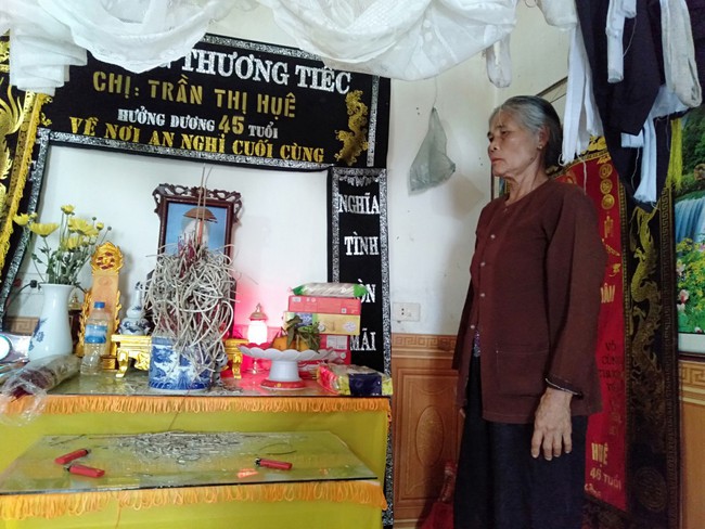 Trên 160 triệu đồng đến với 2 đứa trẻ mồ côi cả cha mẹ, sống với bà ngoại già yếu - Ảnh 4. Trên 160 triệu đồng đến với 2 đứa trẻ mồ côi cả cha mẹ, sống với bà ngoại già yếu - Ảnh 4.
