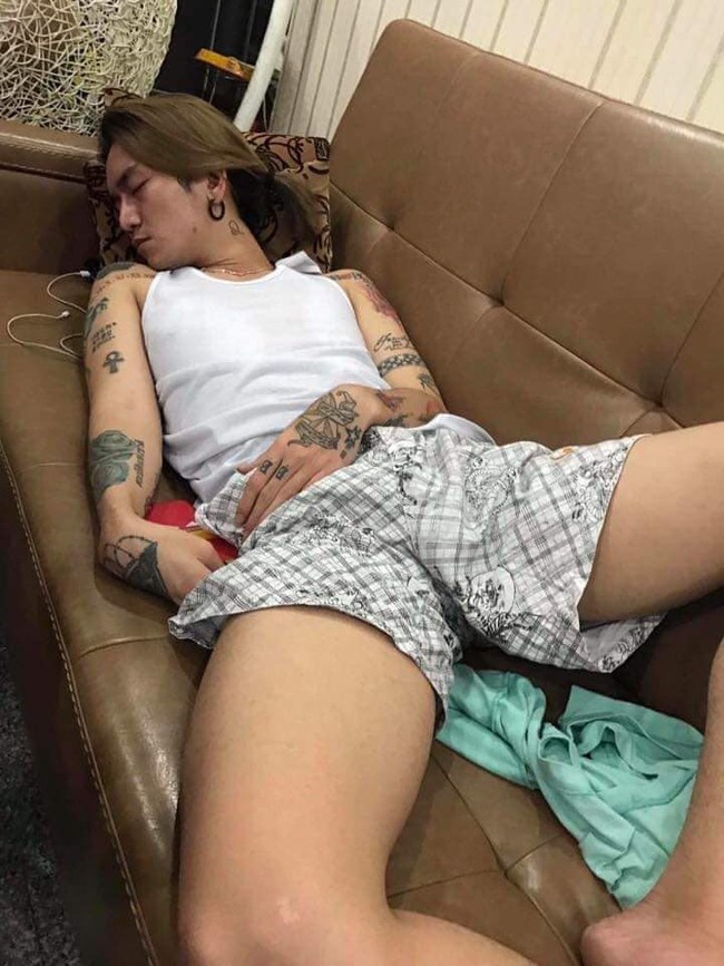 Running Man: Tung ảnh &ldquo;d&igrave;m h&agrave;ng&rdquo; Trấn Th&agrave;nh - Lan Ngọc vạ vật ngủ, BB Trần nhận &ldquo;tr&aacute;i đắng&rdquo; - Ảnh 7.