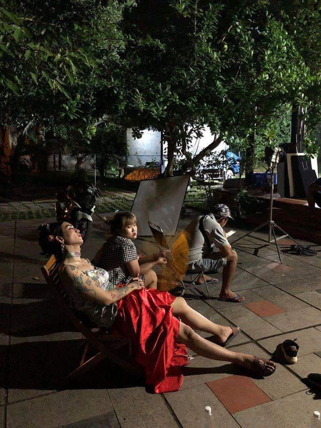 Running Man: Tung ảnh &ldquo;d&igrave;m h&agrave;ng&rdquo; Trấn Th&agrave;nh - Lan Ngọc vạ vật ngủ, BB Trần nhận &ldquo;tr&aacute;i đắng&rdquo; - Ảnh 8.