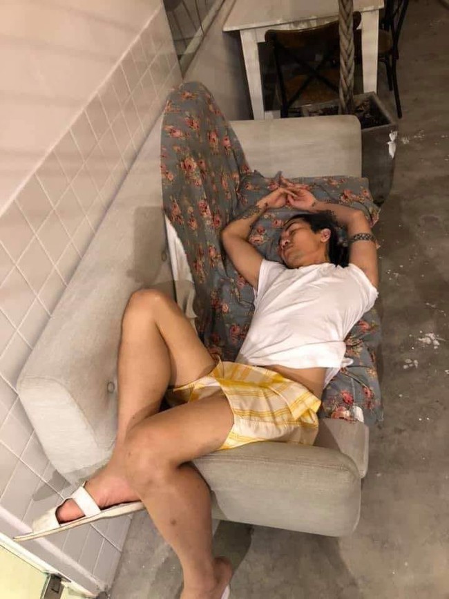 Running Man: Tung ảnh &ldquo;d&igrave;m h&agrave;ng&rdquo; Trấn Th&agrave;nh - Lan Ngọc vạ vật ngủ, BB Trần nhận &ldquo;tr&aacute;i đắng&rdquo; - Ảnh 9.