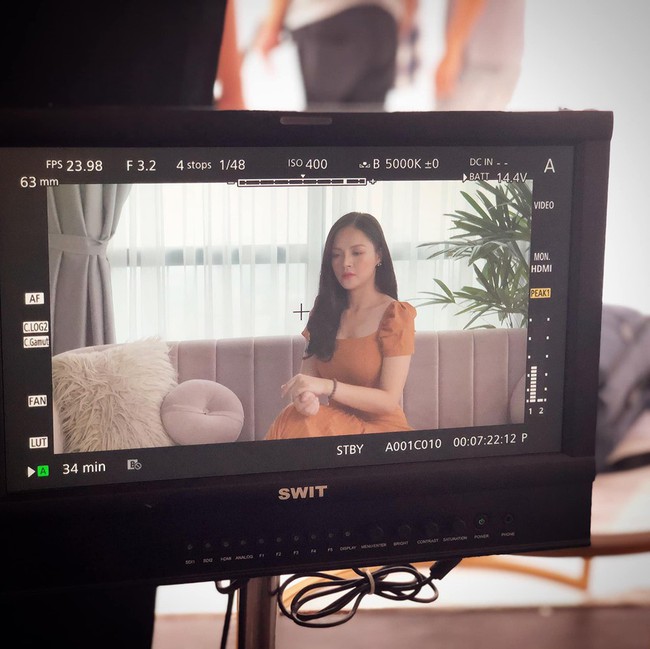 Thu Quỳnh kể chuyện đo&agrave;n phim Về nh&agrave; đi con phải quay dưới trời nắng 42 độ - Ảnh 2.