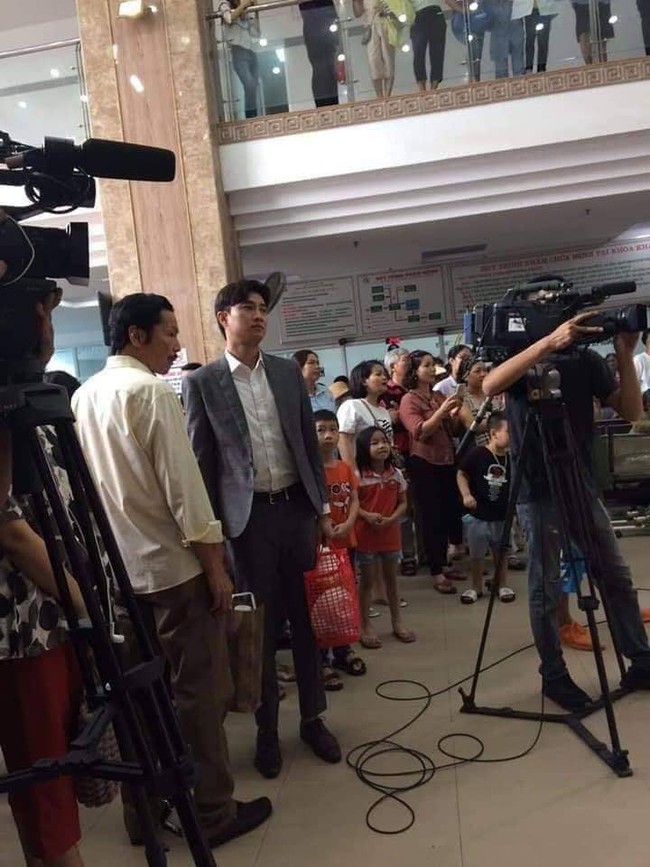 4 m&agrave;n s&aacute;t g&aacute;i huyền thoại của Vũ sở khanh (Về Nh&agrave; Đi Con): Đụng g&igrave; ăn nấy, t&ograve; te ngay giữa c&ocirc;ng ty! - Ảnh 21.