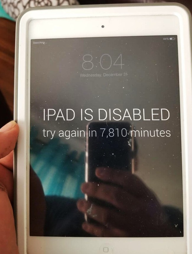 Ch&ugrave;m ảnh chứng minh trẻ con ngo&agrave;i đ&aacute;ng y&ecirc;u ra c&ograve;n c&oacute; những l&uacute;c rất nguy hiểm khiến người lớn phải kh&oacute;c th&eacute;t - Ảnh 12.