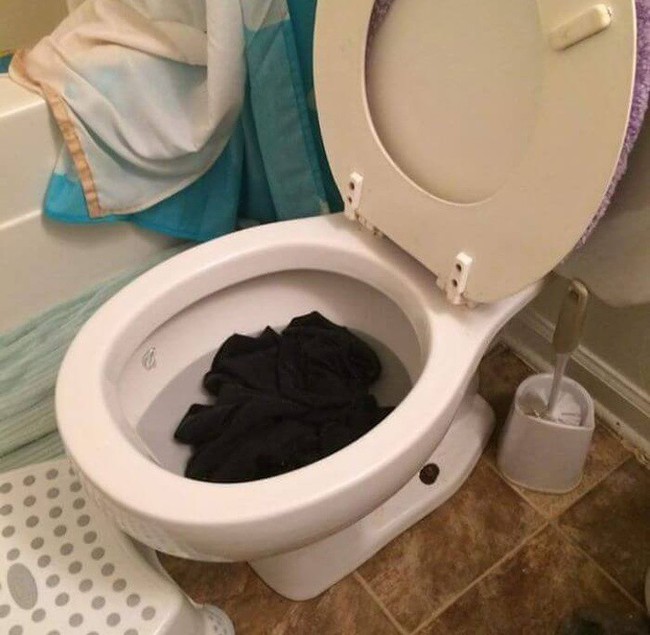 Ch&ugrave;m ảnh chứng minh trẻ con ngo&agrave;i đ&aacute;ng y&ecirc;u ra c&ograve;n c&oacute; những l&uacute;c rất nguy hiểm khiến người lớn phải kh&oacute;c th&eacute;t - Ảnh 13.