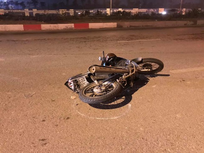 H&agrave; Nội: Chưa x&aacute;c định t&agrave;i xế l&aacute;i &ocirc; t&ocirc; biển xanh t&ocirc;ng người đ&agrave;n &ocirc;ng nguy kịch rồi tăng ga bỏ chạy - Ảnh 3.