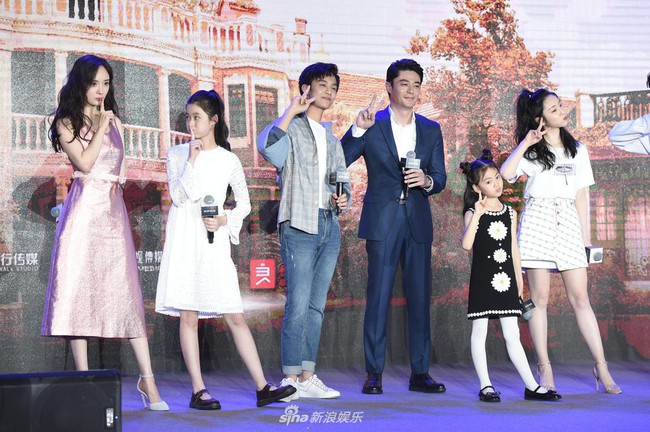 Sau ảnh ph&aacute;t tướng như &ocirc;ng ch&uacute; trung ni&ecirc;n, Hoắc Kiến Hoa lại g&acirc;y thất vọng v&igrave; mặt nọng, răng v&agrave;ng b&ecirc;n Dương Mịch - Ảnh 9.