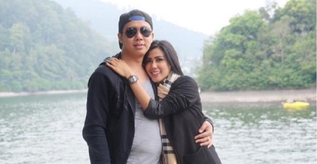 Vợ bất ngờ ph&aacute;t hiện chồng nhắn tin t&aacute;n tỉnh g&aacute;i lạ v&igrave; vợ anh chết l&acirc;u rồi, c&aacute;nh chị em x&ocirc;n xao hiến kế - Ảnh 2.