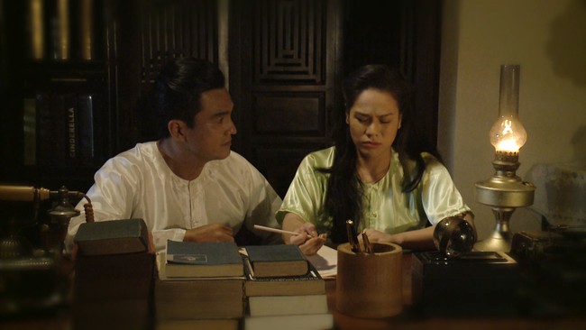 "Tiếng s&eacute;t trong mưa": Xem Thị B&igrave;nh viết t&acirc;m thư trước khi tự s&aacute;t, Nhật Kim Anh ngồi ở nh&agrave; kh&oacute;c theo nức nở  - Ảnh 3.