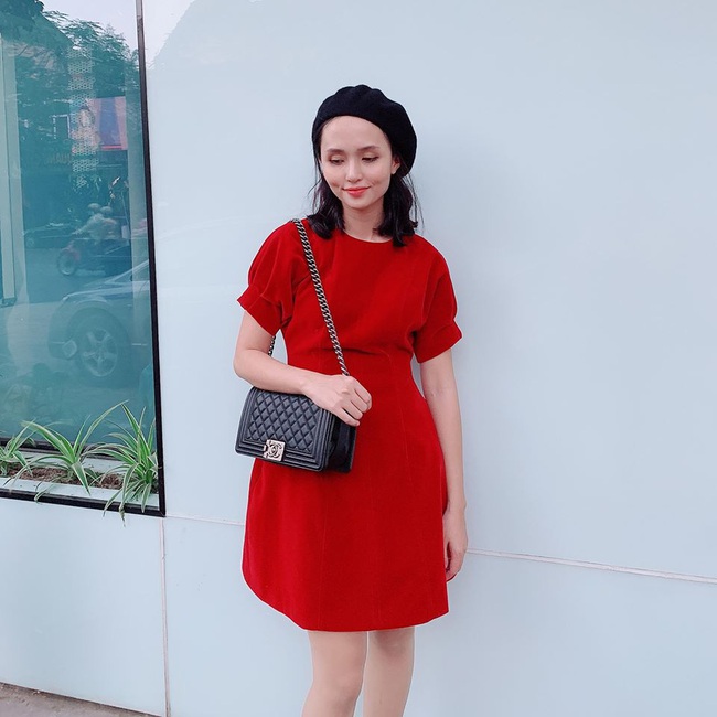 Chị g&aacute;i Quỳnh Anh chiếm trọn spotlight trong đ&aacute;m rước d&acirc;u em g&aacute;i v&igrave; qu&aacute; xinh đẹp, nh&igrave;n ảnh ngo&agrave;i đời c&ograve;n cho&aacute;ng hơn - Ảnh 6.