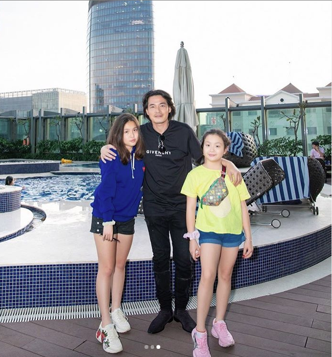 Con g&aacute;i lớn của Phượng Chanel c&oacute; gương mặt giống hệt mẹ, nhưng ri&ecirc;ng thần th&aacute;i v&agrave; phong c&aacute;ch thời trang th&igrave; ăn đứt nữ đại gia - Ảnh 9.