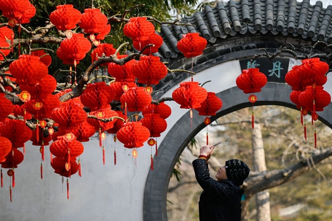 Nỗi khổ của gái "Ế" bị tra tấn chuyện lấy chồng dịp Tết: Người phải vào viện điều trị, người ghép ảnh diễn viên nổi tiếng để cha mẹ vui lòng - Ảnh 3. Nỗi khổ của gái "Ế" bị tra tấn chuyện lấy chồng dịp Tết: Người phải vào viện điều trị, người ghép ảnh diễn viên nổi tiếng để cha mẹ vui lòng - Ảnh 3.