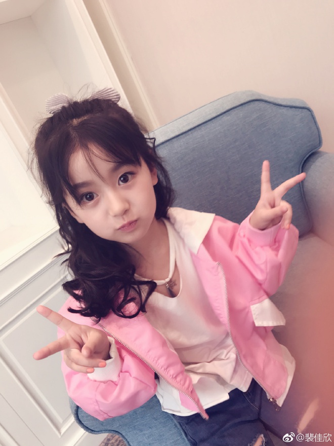 Tiểu mỹ nhân Thượng Hải xinh xắn như hoa, mới 8 tuổi đã kiếm bộn tiền - Ảnh 17. Tiểu mỹ nhân Thượng Hải xinh xắn như hoa, mới 8 tuổi đã kiếm bộn tiền - Ảnh 17.
