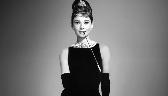 Trang phục của huyền thoại Audrey Hepburn sẽ được bán đấu giá vào tháng 9 tới tại London - Ảnh 1.