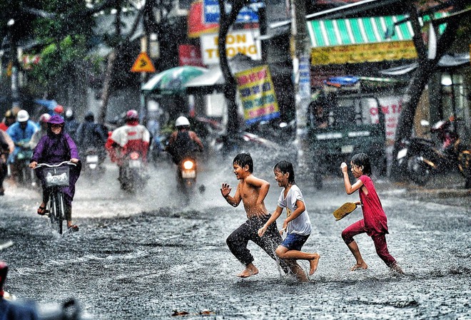 Những bức ảnh tuyệt đẹp này sẽ khiến bạn nhận ra, trong mưa, cuộc đời vẫn dịu dàng đến thế - Ảnh 9.