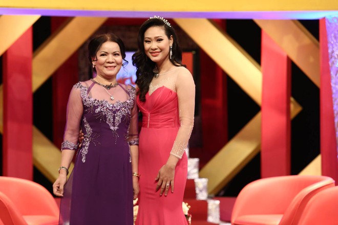 Bị con dâu lỡ lời nói nặng, mẹ chồng xinh đẹp này chỉ biết bỏ ra đường khóc - Ảnh 8.