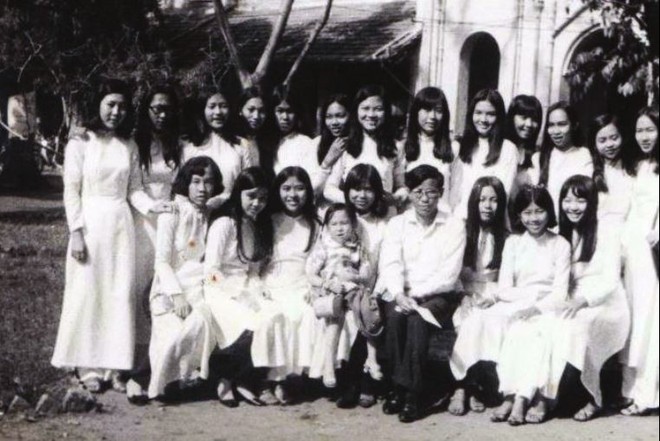 Nữ sinh Sài Gòn – Gia Long xưa đẹp mê hoặc lòng người với hình ảnh áo dài tím - Ảnh 6.