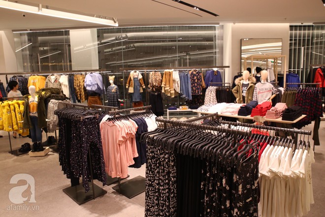 Zara cũng khai trương sớm tại Hà Nội, và đây là những hình ảnh đầu tiên bên trong cửa hàng - Ảnh 15. Zara cũng khai trương sớm tại Hà Nội, và đây là những hình ảnh đầu tiên bên trong cửa hàng - Ảnh 15.