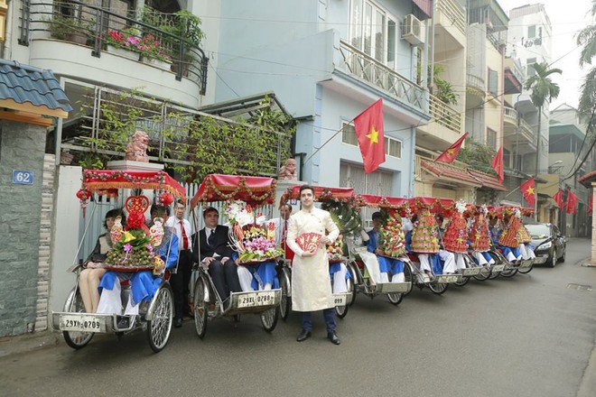 Đám cưới trong lâu đài cổ giữa đất Séc của nữ tiếp viên hàng không xinh đẹp và chàng doanh nhân điển trai - Ảnh 3.