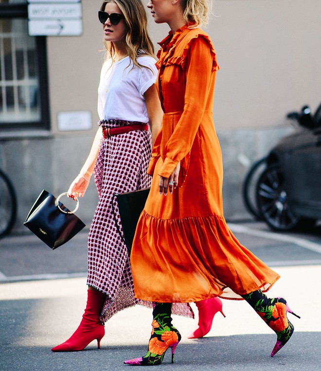 street style sock boots 2017 ile ilgili görsel sonucu