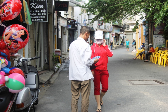 Nước mắt người cha rong ruổi khắp Sài Gòn, bán hết đồ đạc trong nhà nuôi hi vọng tìm hai đứa con mất tích - Ảnh 9.