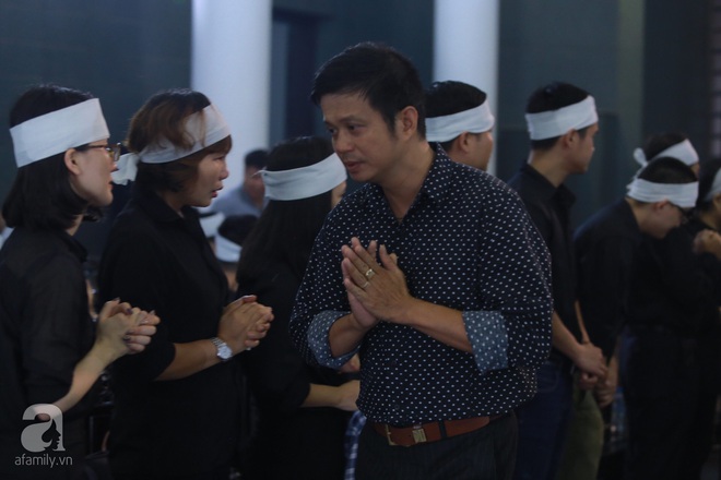 Ch&iacute; Trung - Ngọc Huyền n&eacute;n kh&oacute;c trong đ&aacute;m tang mẹ - Ảnh 13.