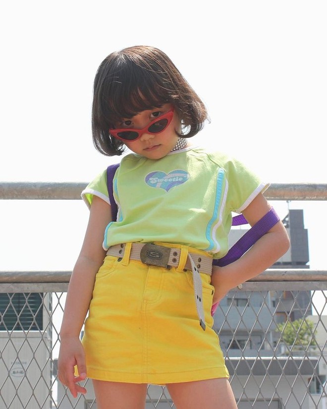 Bé gái 6 tuổi làm náo loạn mạng xã hội vì sở hữu gu thời trang chất lừ - Ảnh 2.
