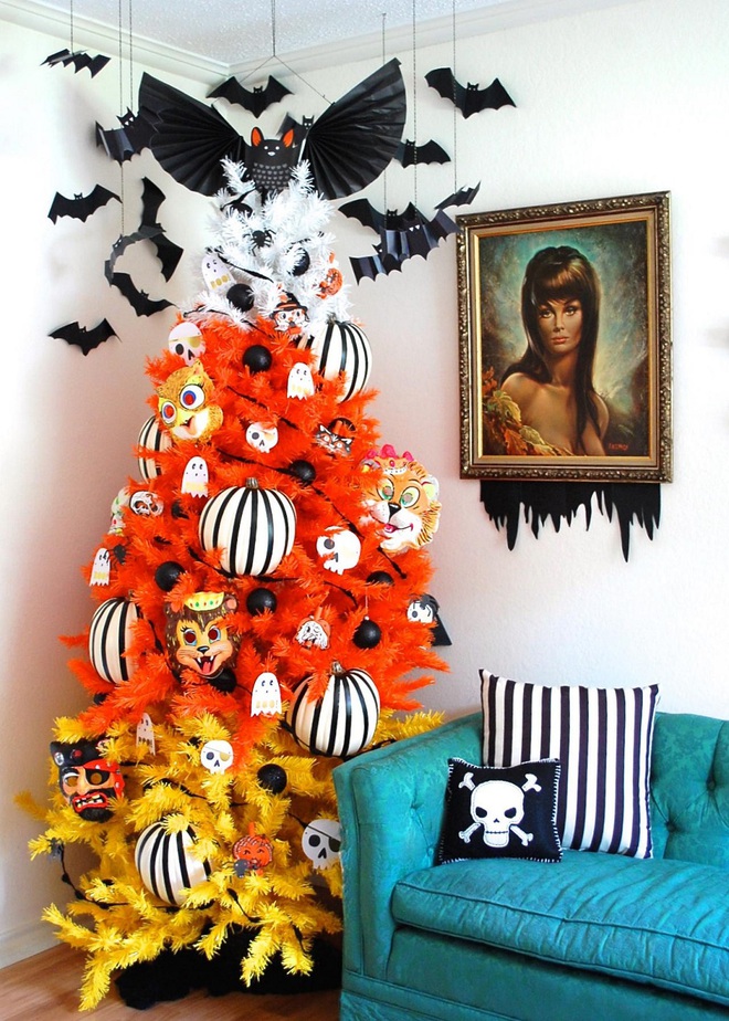 Ghé thăm ngôi nhà trang trí Halloween tuyệt đẹp của một nữ blogger - Ảnh 1.
