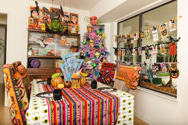 Ghé thăm ngôi nhà trang trí Halloween tuyệt đẹp của một nữ blogger - Ảnh 2.